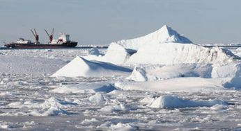 南极洲冰川融化的原因